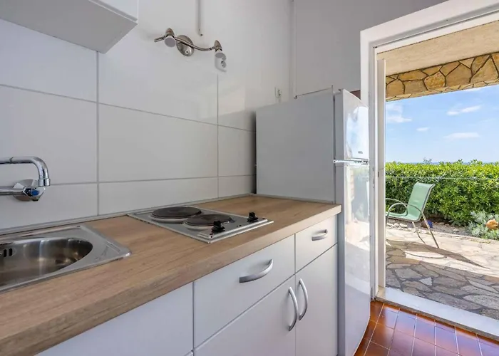 Apartment In 5316 *
