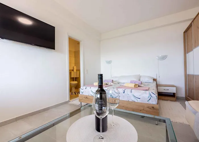 Apartment In 5316